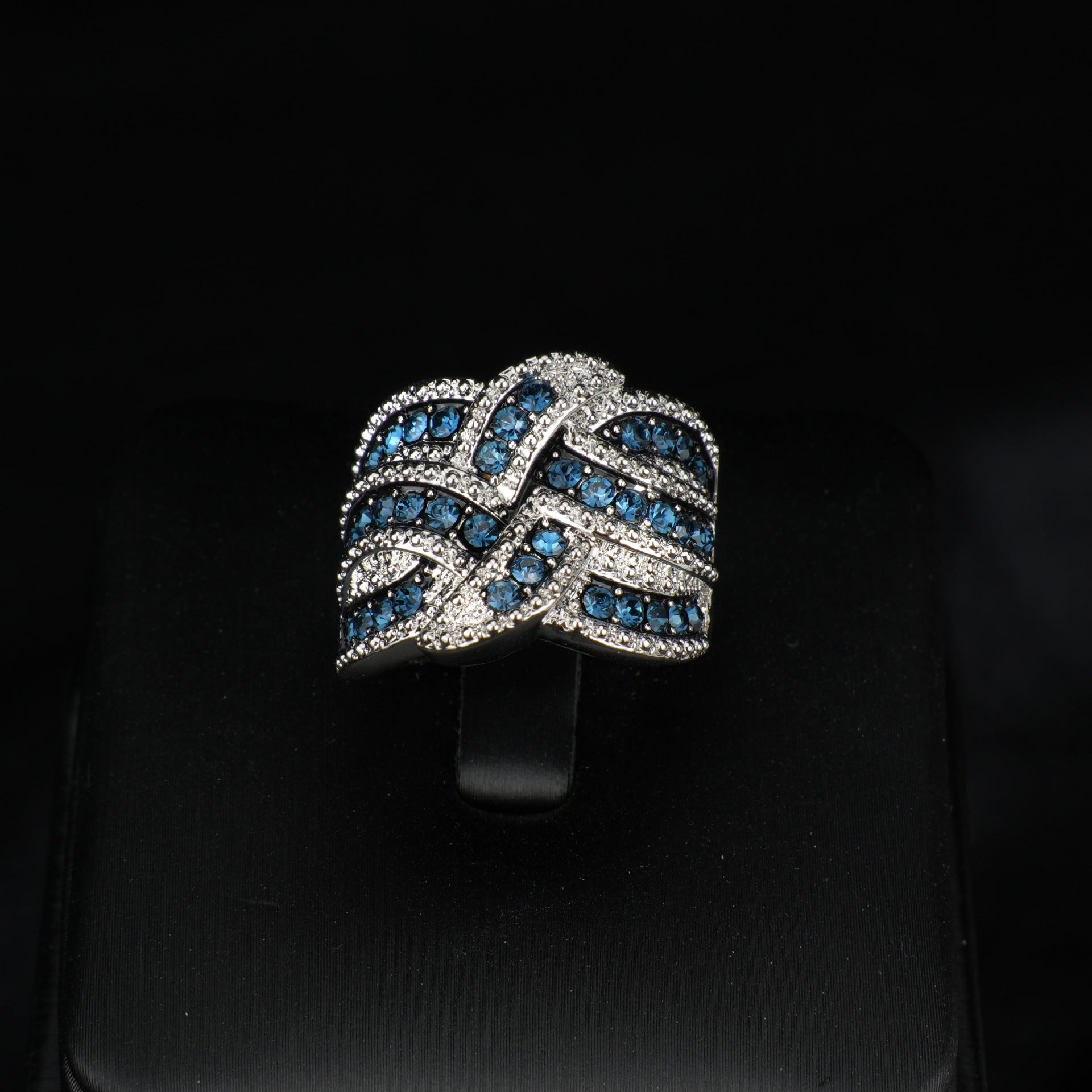 European Retro Platinum Plated Copper Full Inlaid Blue Zircon Ring, Heavy Craft Braided Hollow Out Band, Hot Selling Banquet Hand Jewelry