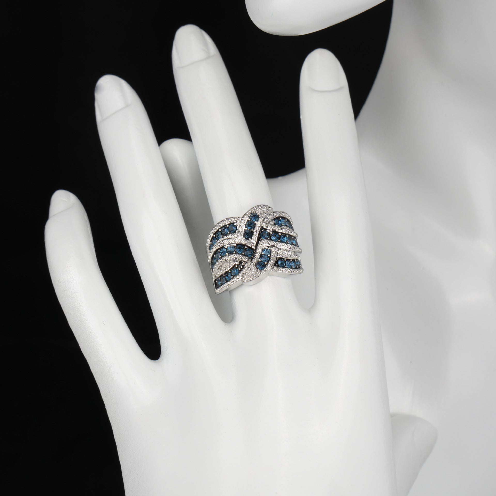 European Retro Platinum Plated Copper Full Inlaid Blue Zircon Ring, Heavy Craft Braided Hollow Out Band, Hot Selling Banquet Hand Jewelry